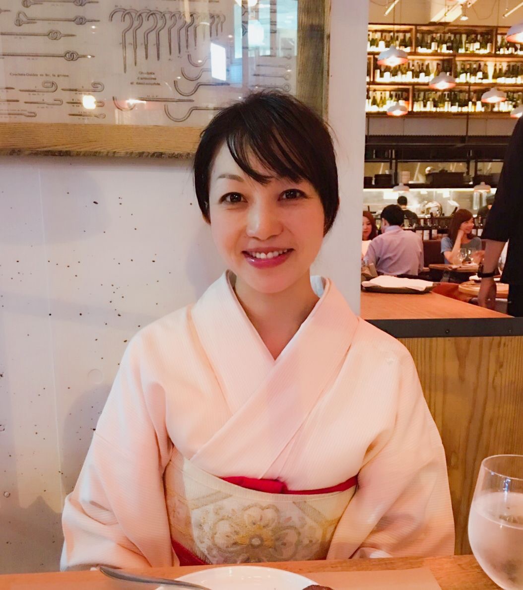 I’m Kyoko — a Japanese food guide with a background in international life and holistic wellness. 